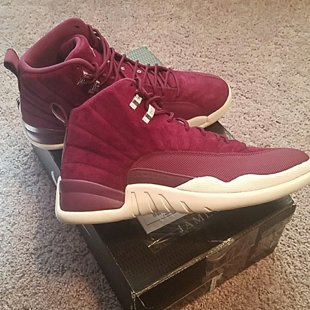 Jordan 12 Bordeaux